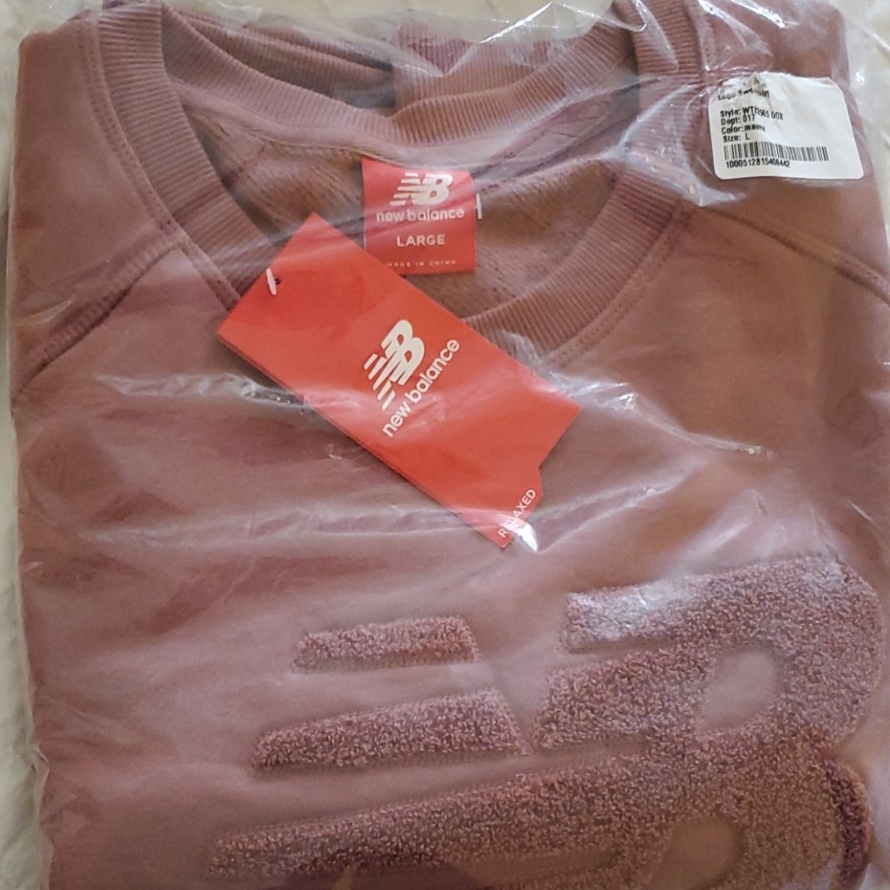 New Balance Women's Chenille Brushed Crew Top - Picture 3 of 5